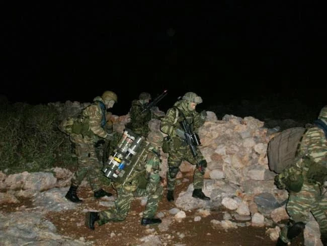 Πολεμική εξέλιξη: Αμεση εντολή επάνδρωσης των βραχονησίδων με Έλληνες κομάντος – Με το «δάκτυλο στην σκανδάλη» – Ετοιμάζουν χτύπημα οι Τούρκοι